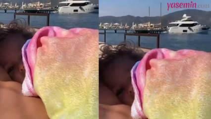 Anıl Altan, som var på semester, gjorde en video med sin dotter!