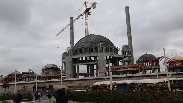 Taksim-moskén väntar på 2 500 personer