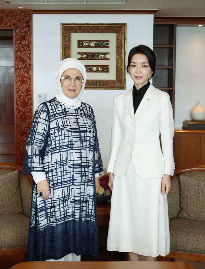Emine Erdogan och Keon-Hee Kim
