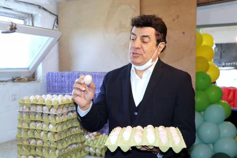 Den berömda sångaren Coşkun Sabah startade en gård: nu 'Yumurtacı Coşkun'