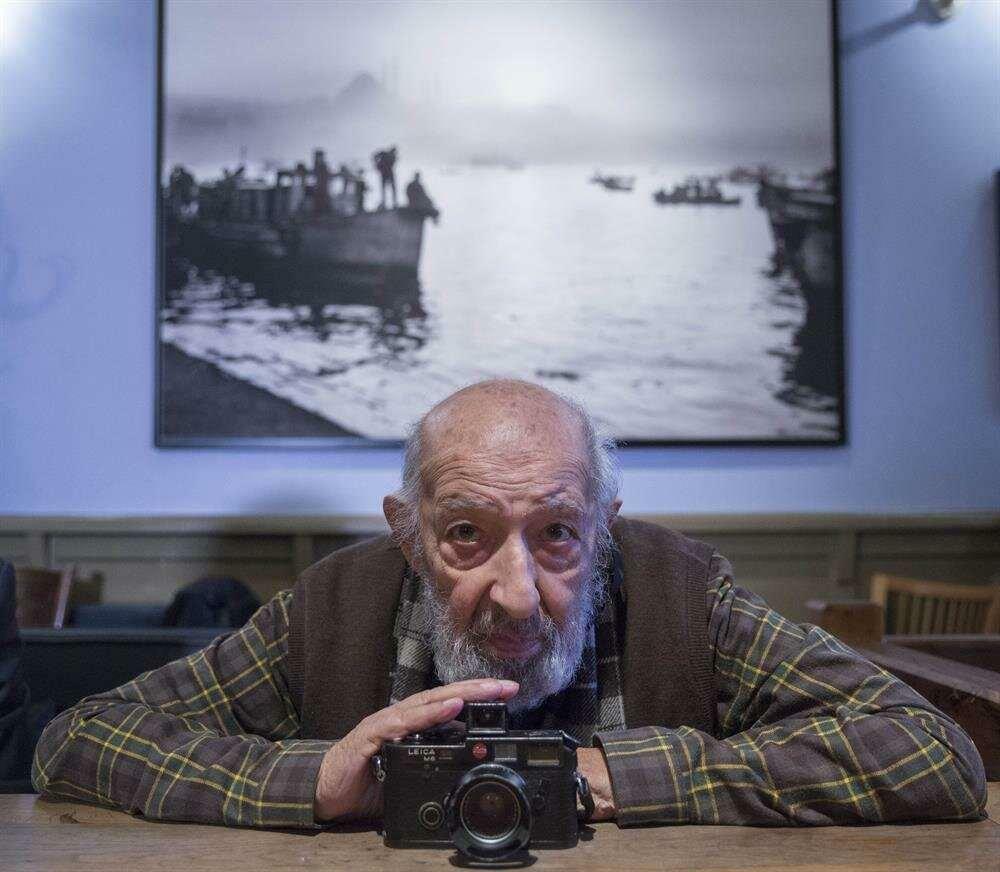 Den berömda fotografen Ara Gülers liv blir en film!