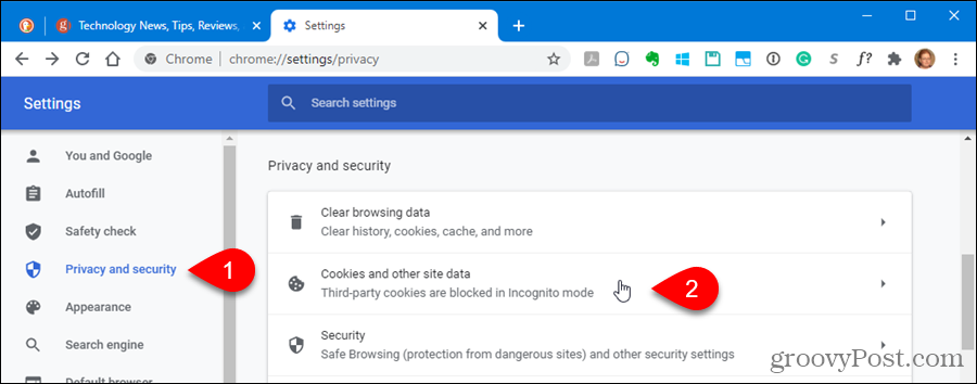 Klicka på Cookies och webbplatsinformation i sekretess- och säkerhetsinställningar i Chrome