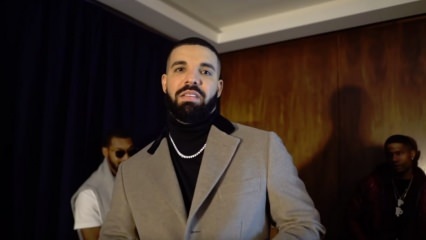 Den världsberömda sångaren Drake chockade av en miljon-dollar-kombination