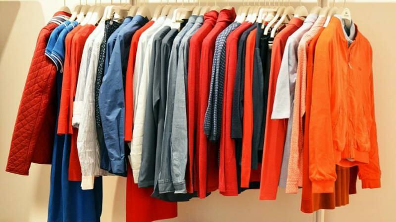 Saker att vara försiktig med när du köper begagnade kläder