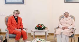 Emine Erdogan träffade Sveriges statsministers fru! Erdogan uttryckte sin sorg