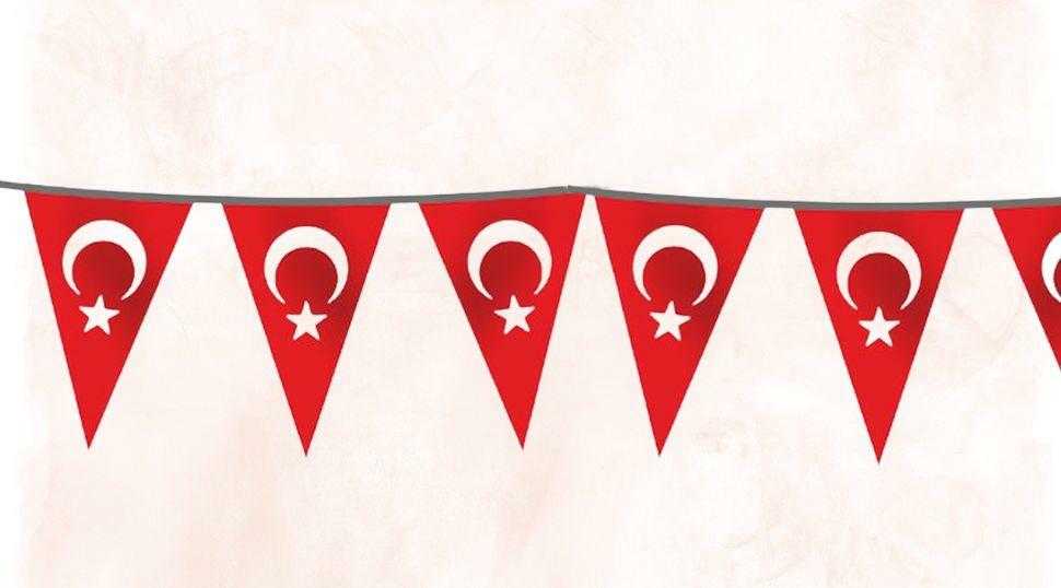 Özgüvenal strängprydnad triangel turkiska flaggan