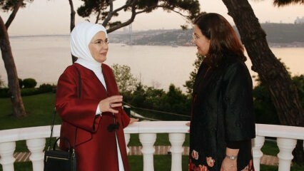 First Lady Erdoğan träffar den irakiska presidentens hustru Serbagh Salih