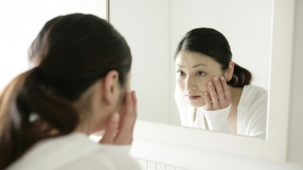 Vilka är symptomen på dysmorfofobi (spegelsjukdom)? Finns det någon behandling?