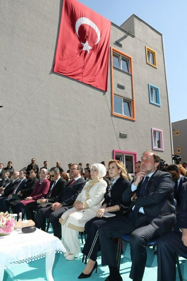 First Lady Erdoğan: Under de senaste 17 åren har nästan 55 tusen funktionshindrade varit anställda