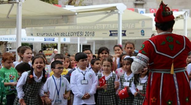 Barn började skolan med 500 års osmansk tradition
