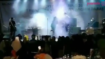 Tsunamien i Indonesien återspeglades i kamerorna under konserten!
