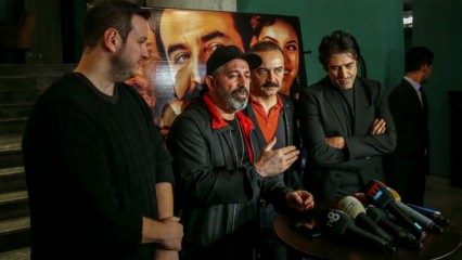 Cem Yılmaz och Şahan Gökbakar vid filmpremiären på Yılmaz Erdoğan!