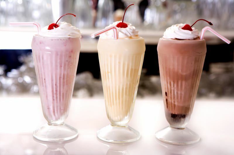 Hur gör man den enklaste milkshake? Läckra och praktiska milkshake recept