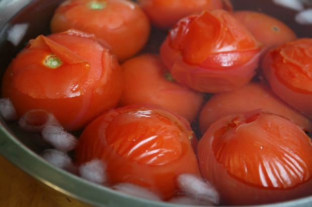 Tekniken att skala tomater