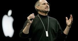 Apples grundare Steve Jobs tofflor är ute på auktion! Säljes för rekordpris