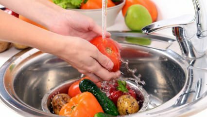 Hur ska frukt och grönsaker tvättas? Dessa fel orsakar förgiftning!