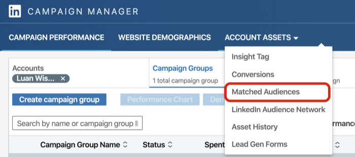 välj Matchad målgrupp från rullgardinsmenyn Kontotillgångar i LinkedIn Campaign Manager