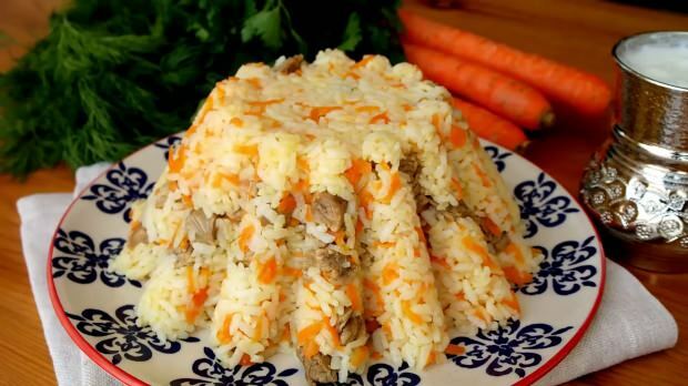 Hur man gör det enklaste gröna riset? Knep av persiskt ris