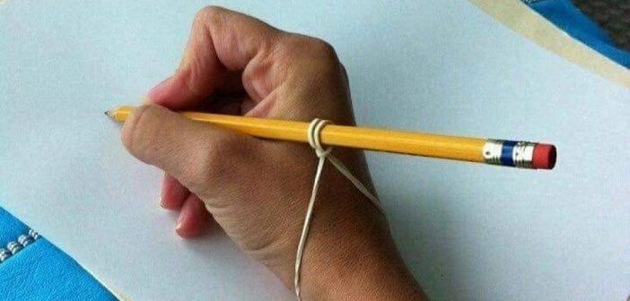 Hur kan man lära ett barn att hålla en penna?