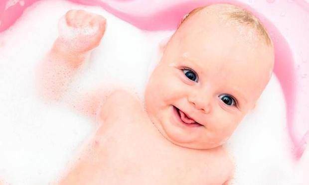 Hur får man ett nyfött bad?