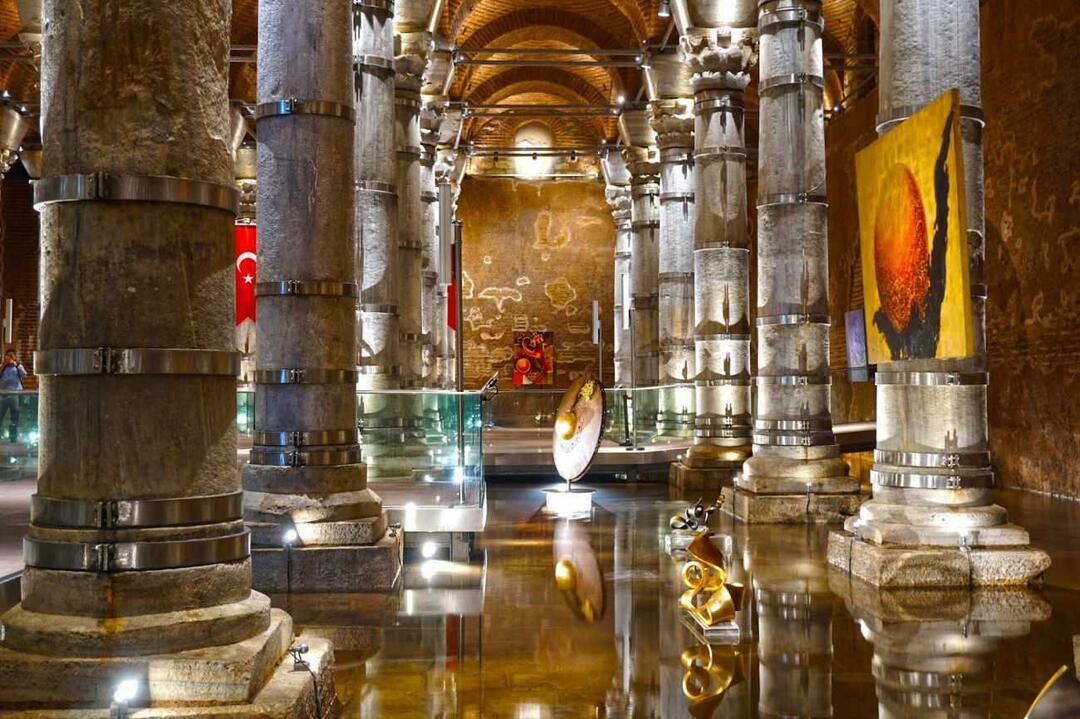 Var ligger Şerefiye Cistern och hur tar man sig dit? Vad är historien och funktionerna i Şerefiye Cistern?