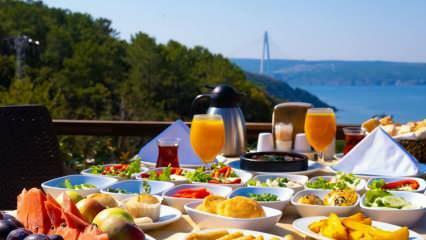 Var är de bästa frukostställena i Istanbul? Förslag på frukostställen sammanflätade med naturen...
