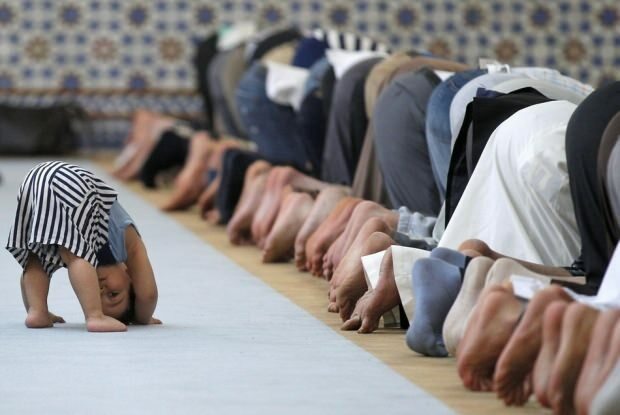 Hur kan man lära barnen bön och Koranen? Religionsundervisning hos barn ...