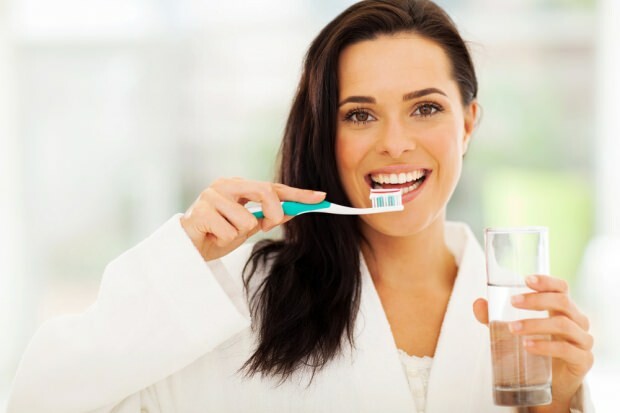 rengöring av munnen och tänderna