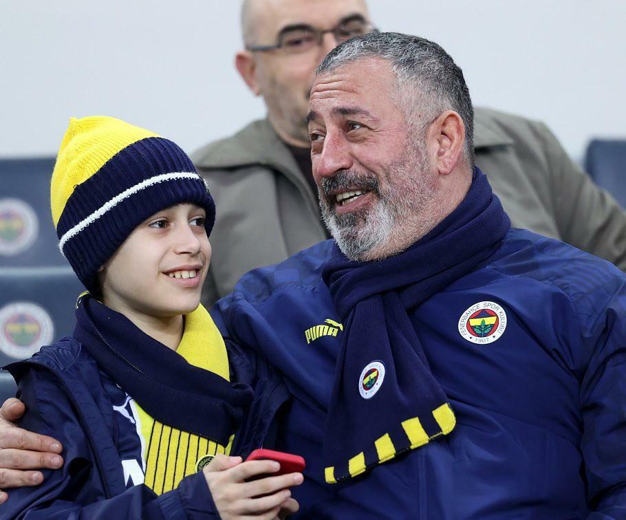Cem Yılmaz såg matchen Fenerbahçe-Galatasaray med sin son