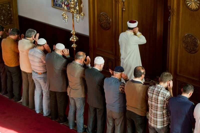 Imam och församling