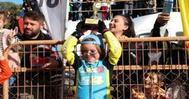 Mästerskapsglädje från Kenan Sofuoğlus 4-årige son Zayn!