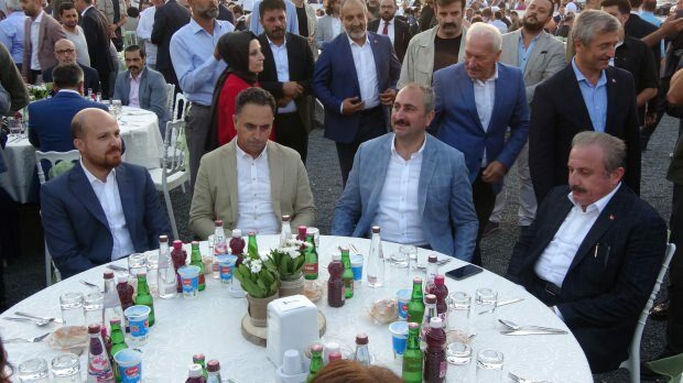 Bilal Erdoğan, justitieminister Abdülhamit Gül och parlamentets talman Mustafa Şentop