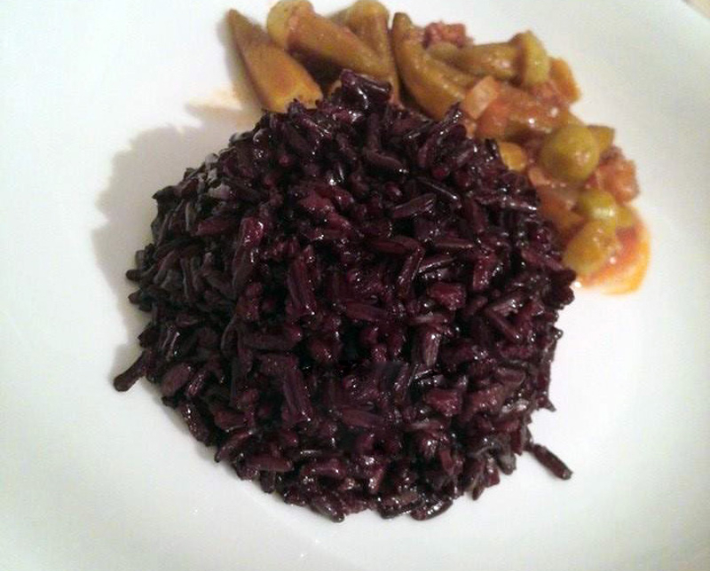 Vad är svart ris? Hur gör jag ris från svart ris? Tekniker för matlagning av svart ris