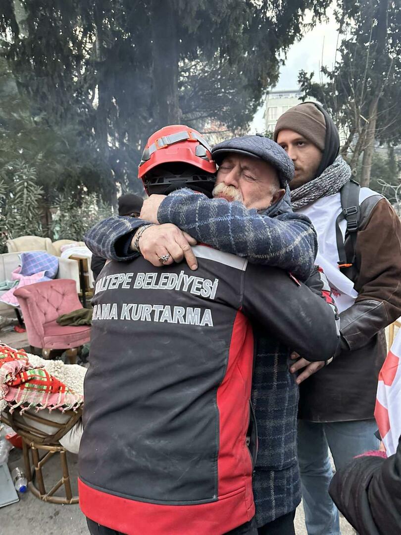 Orhan Aydıns dotter dog under spillrorna