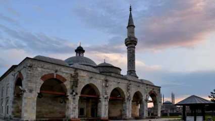 Var och hur går man till Muradiye-moskén? Ett mästerverk med spåren av turkisk kakelkonst