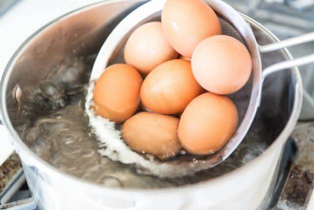 Hur man döljer kokta ägg