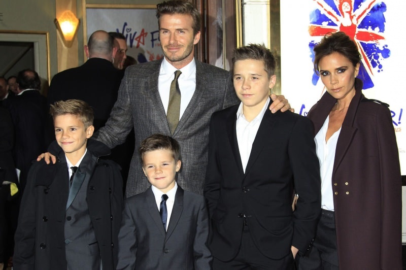 David Beckham kommenterade först sin skrattande fru Victoria Beckham!