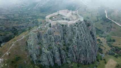 Awakening Var ligger Kuvel Castle i Great Seljuk? Den historiska betydelsen av Kuvel Castle
