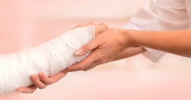 Finns det symtom på cysta (Ganglion) till hands? Vad är behandlingsmetoden för handcyst?