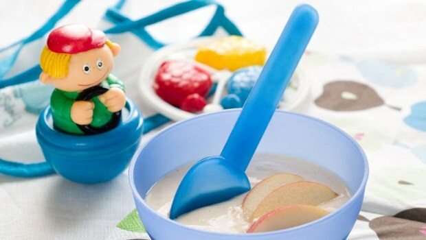 Fruktpurérecept med yoghurt för spädbarn