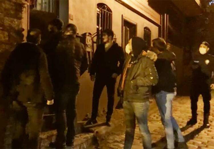 Polisen raidade huset till Özge Özpice