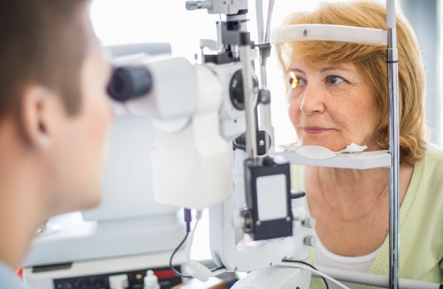 Vilka är symtomen på ögontryck (glaukom)? Finns det en behandling för ögontryck? Botemedel som är bra för ögontrycket ...