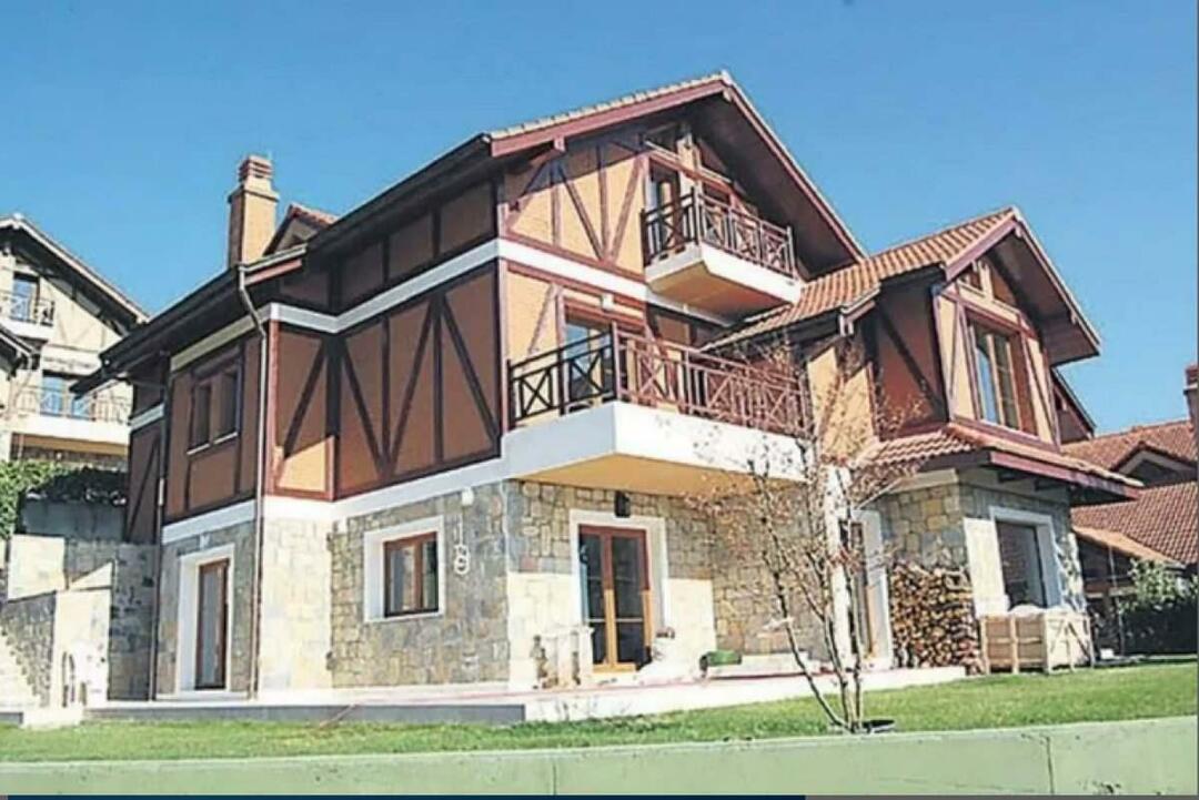 Skilde det huset åt Hadise och Mehmet Dinçerler? "The sinister house" skilde sig från det andra paret