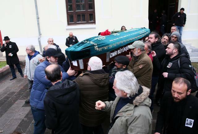 Kroppen av Levent Güner begravdes på den gamla Bornova-kyrkogården