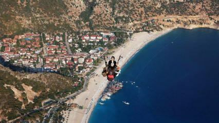 Medan paragliding, "turkiskt kaffe och turkisk glädje" åtnjöt!