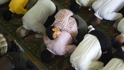 Bör barnen tas med till tarawih-bönen?