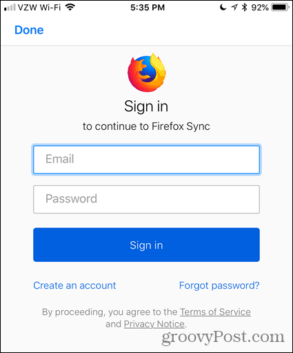 Ange din e-postadress och lösenord i Firefox för iOS