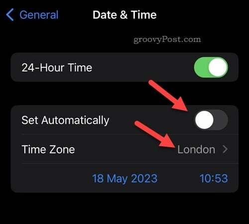 Inaktiverar automatisk tidszon på iPhone