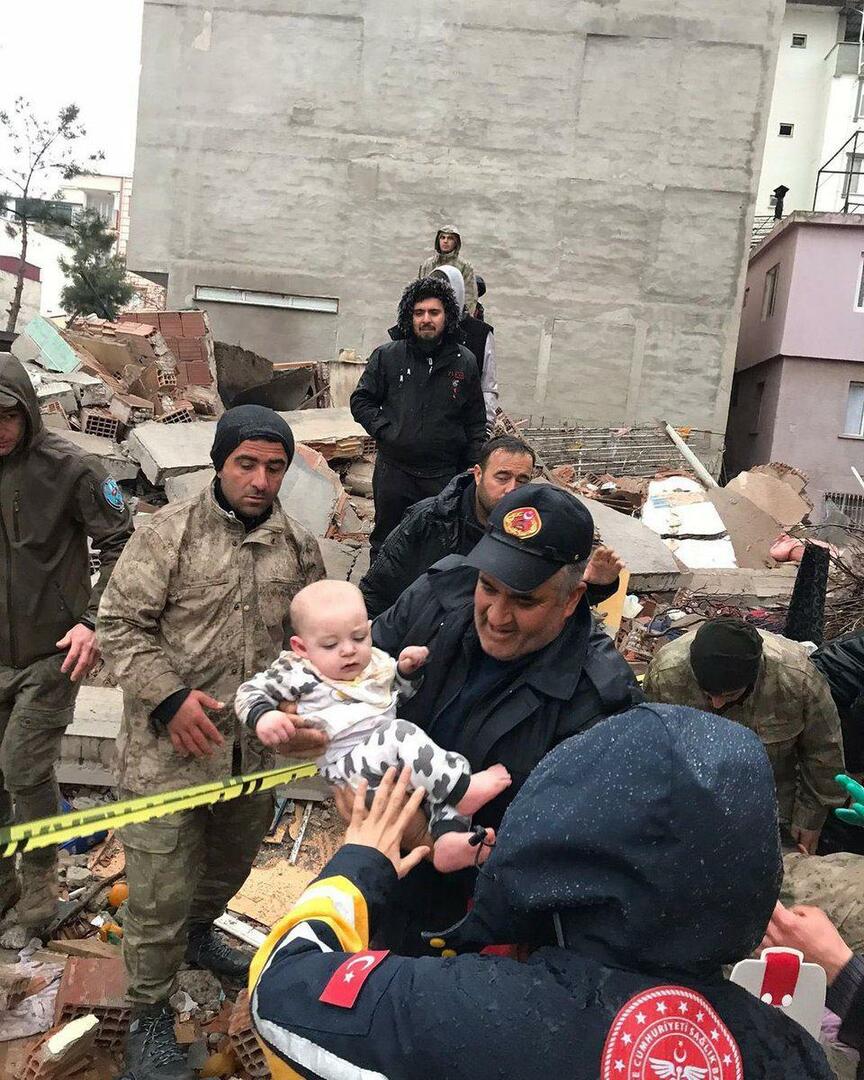 Bahadır Yenişehirlioğlu sa att vi kommer att fortsätta arbeta tills den sista katastroföverlevande