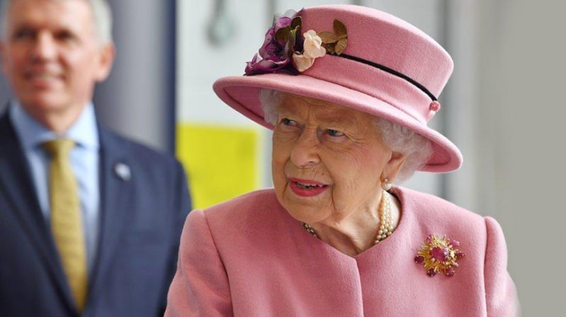 Drottning II. Elizabeth gick ut utan mask! I slutet av sju månader ...